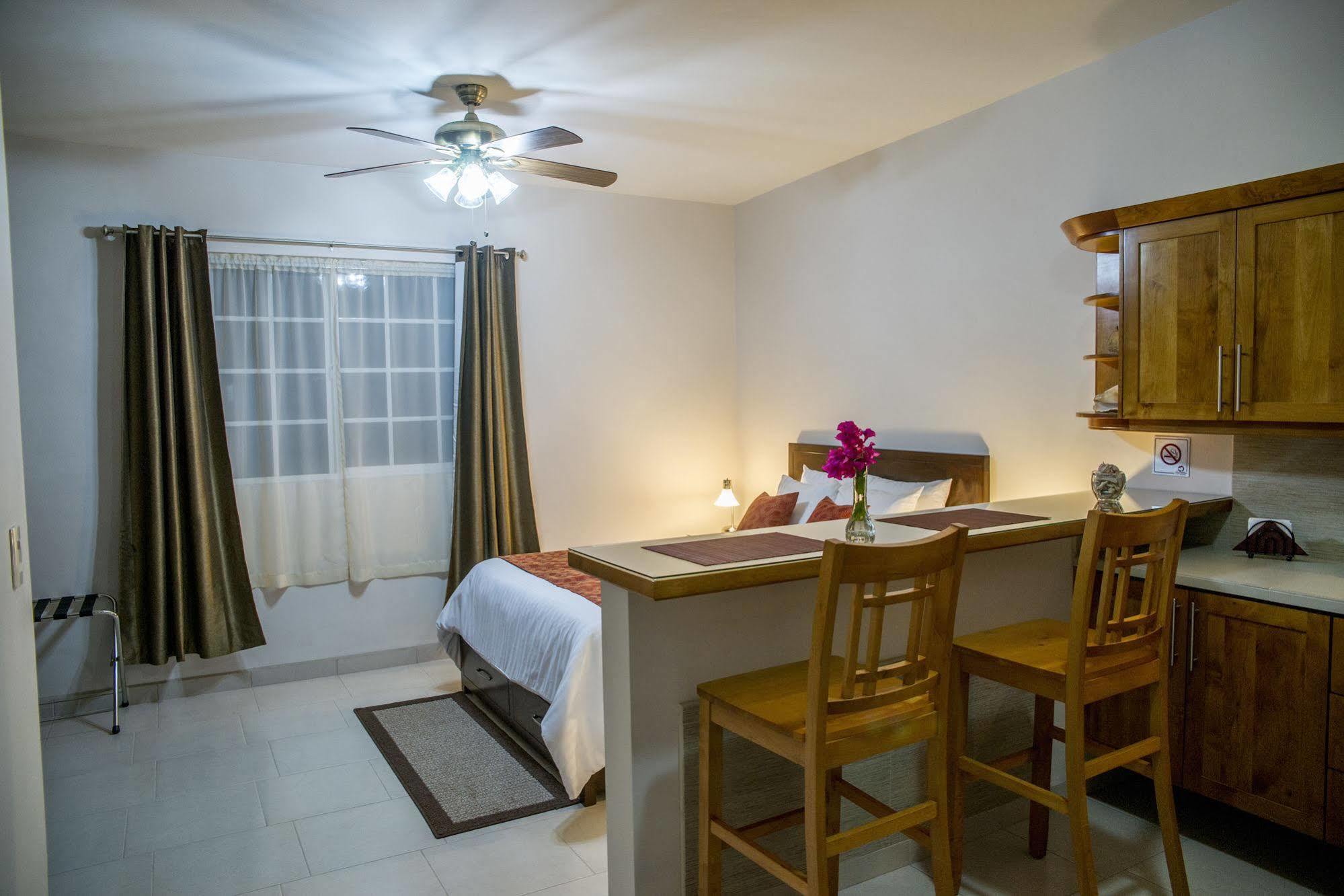 Bugambilias Suites Loreto  Exterior photo
